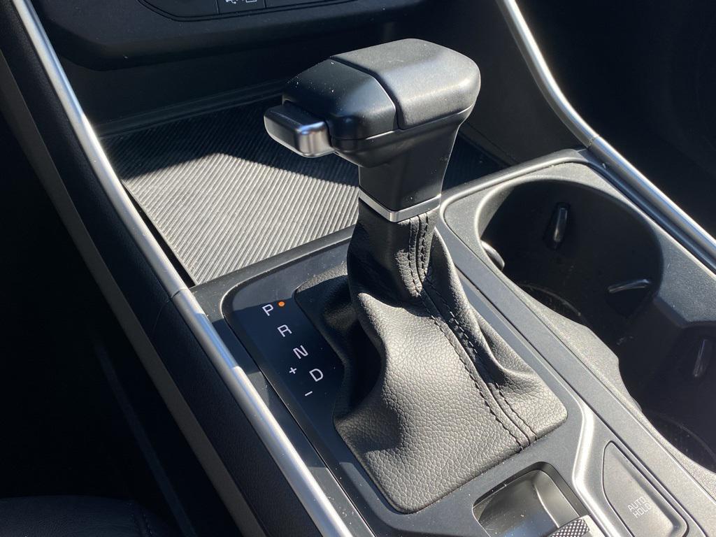 used 2025 Kia Carnival car, priced at $35,014