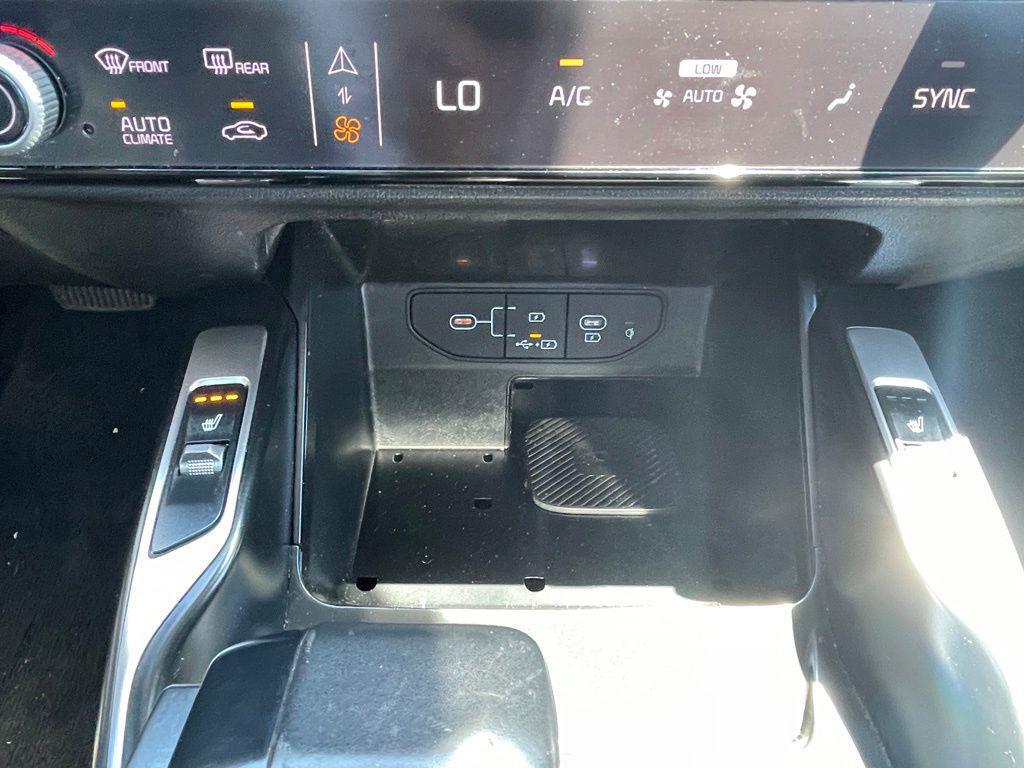 used 2025 Kia Sorento car, priced at $30,903