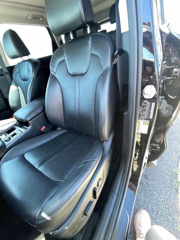 used 2025 Kia Sorento car, priced at $30,903