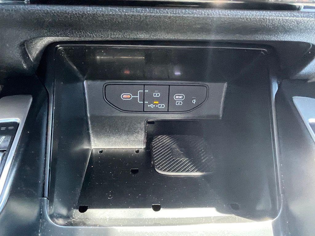 used 2025 Kia Sorento car, priced at $30,903