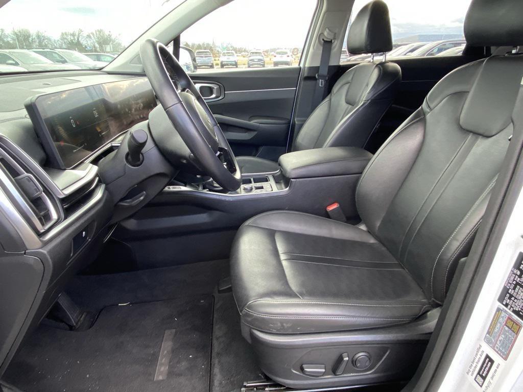 used 2024 Kia Sorento car, priced at $27,256