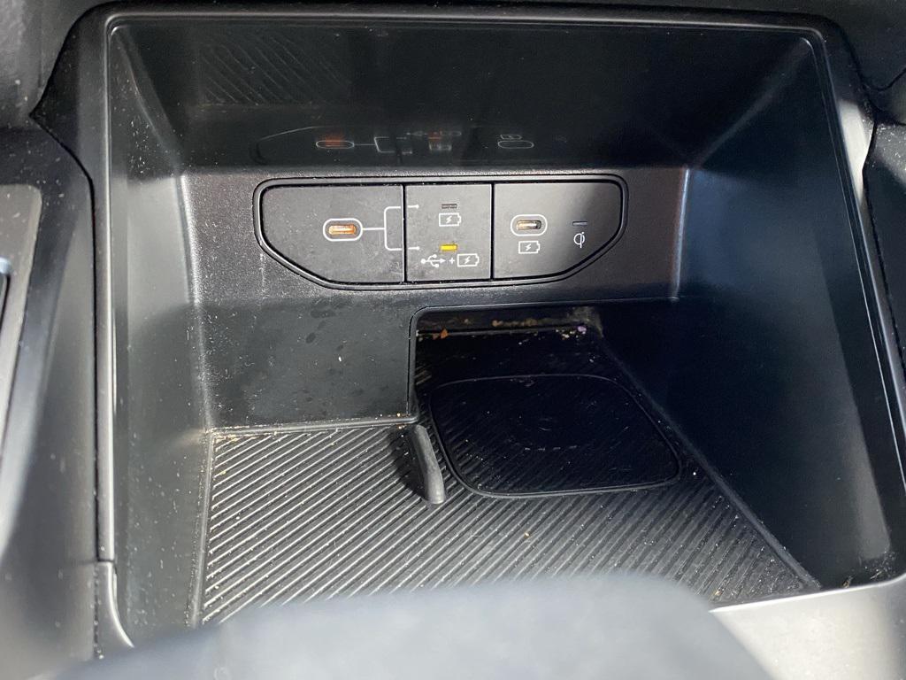 used 2024 Kia Sorento car, priced at $27,256