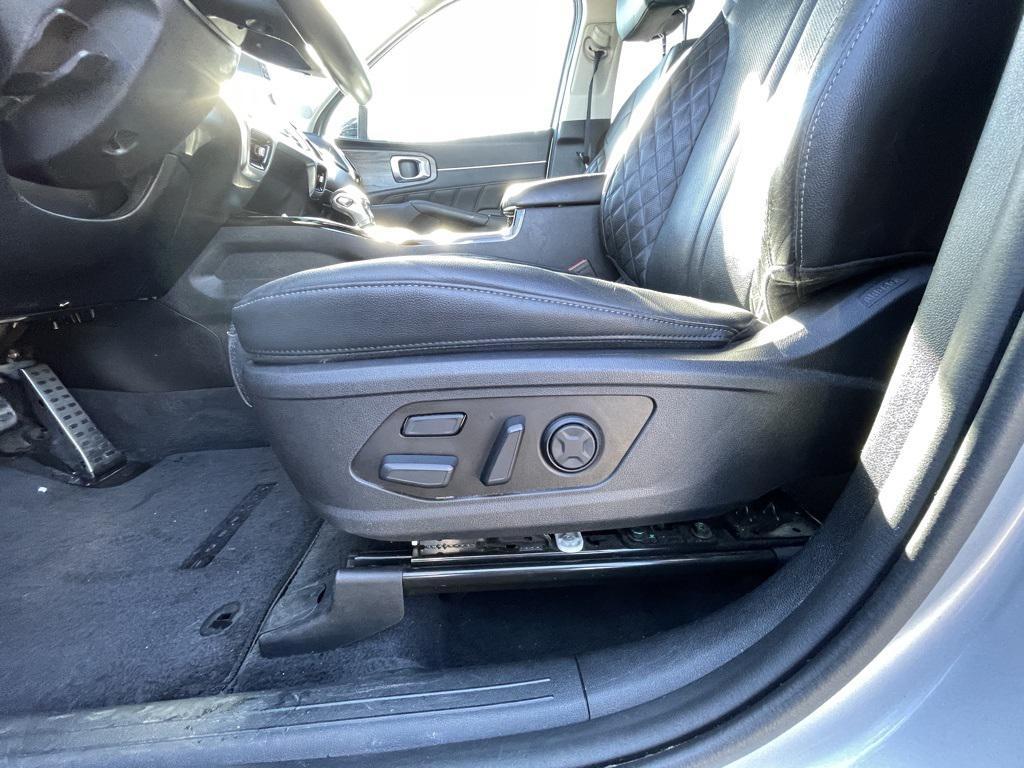 used 2022 Kia Sorento car, priced at $28,937