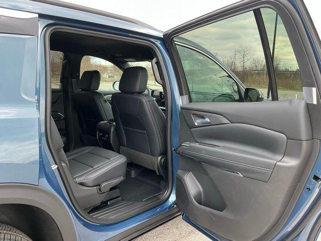 new 2026 Chevrolet Traverse car, priced at $42,515