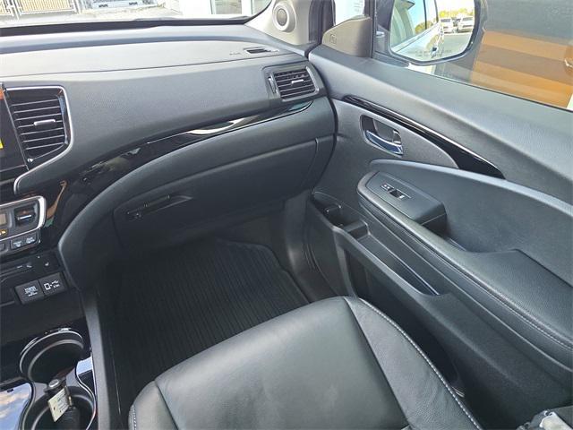 used 2022 Honda Pilot car, priced at $24,995