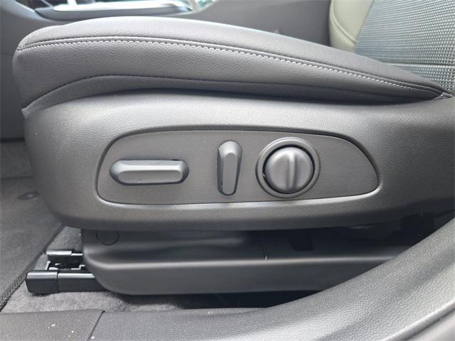 new 2025 Buick Envista car, priced at $24,300