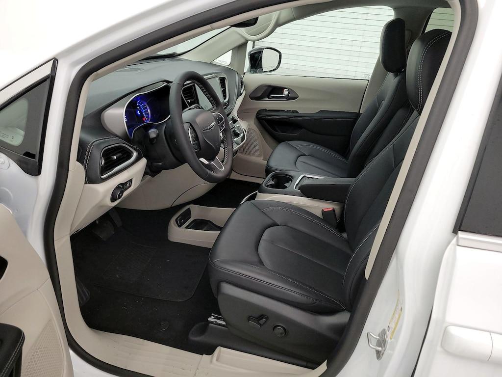 used 2024 Chrysler Pacifica Hybrid car, priced at $38,998