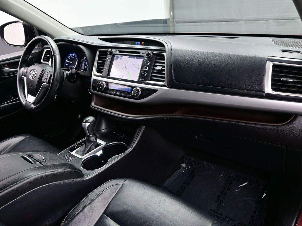 used 2015 Toyota Highlander car, priced at $15,490