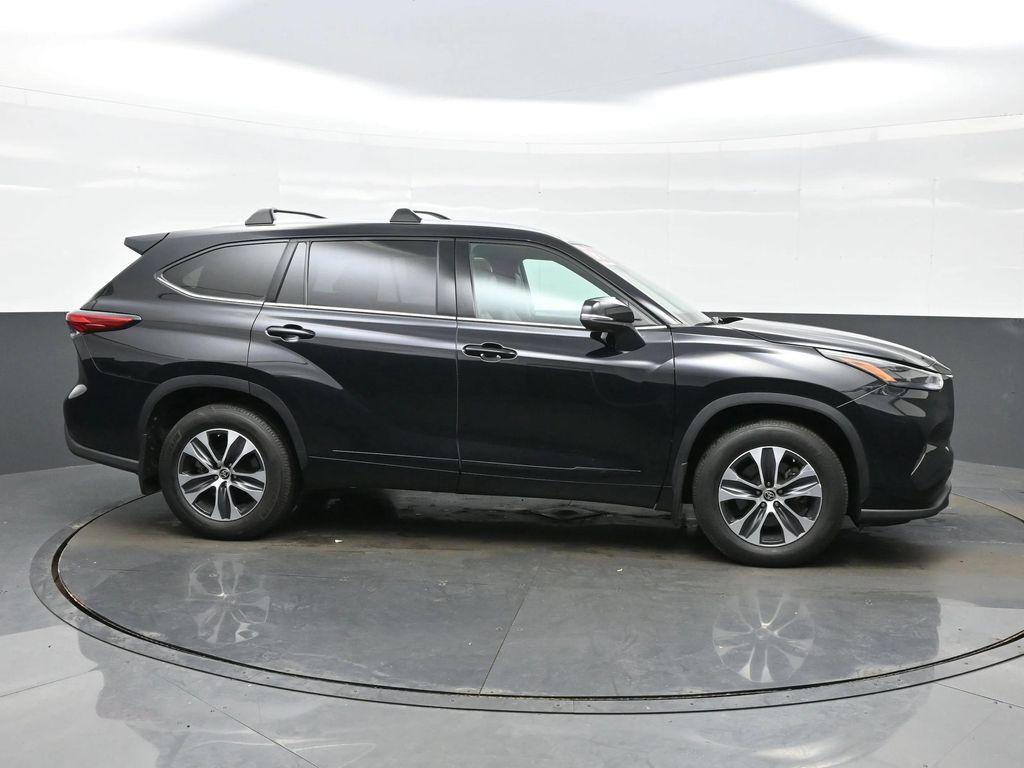 used 2022 Toyota Highlander car, priced at $32,290