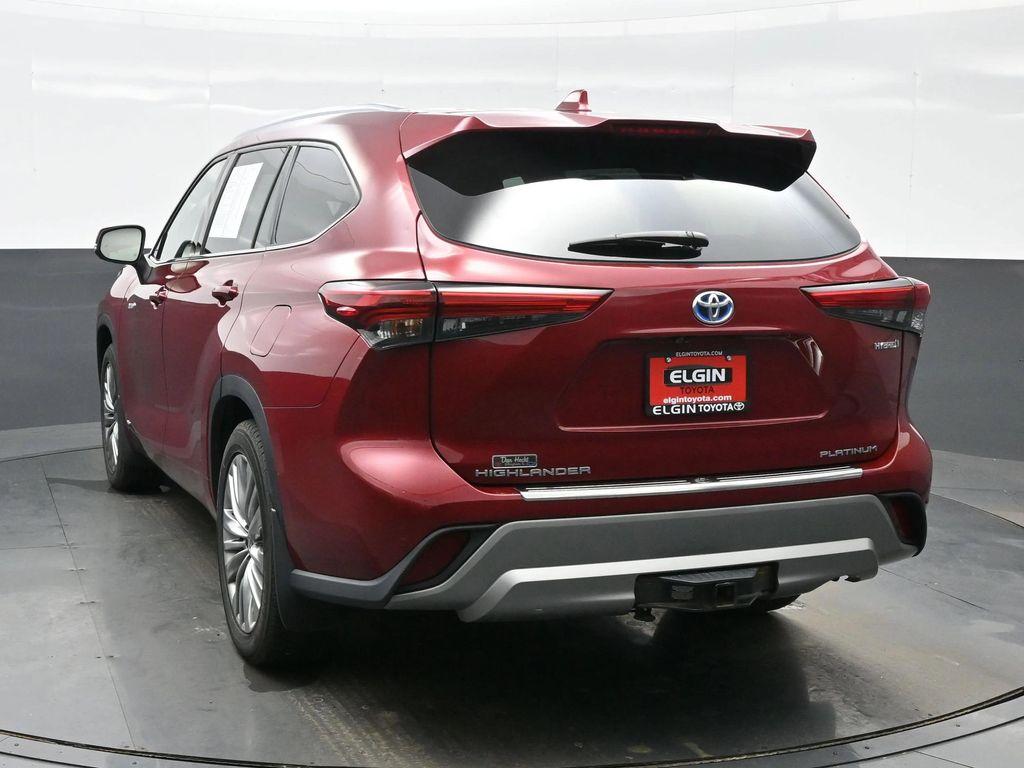 used 2021 Toyota Highlander Hybrid car, priced at $29,390
