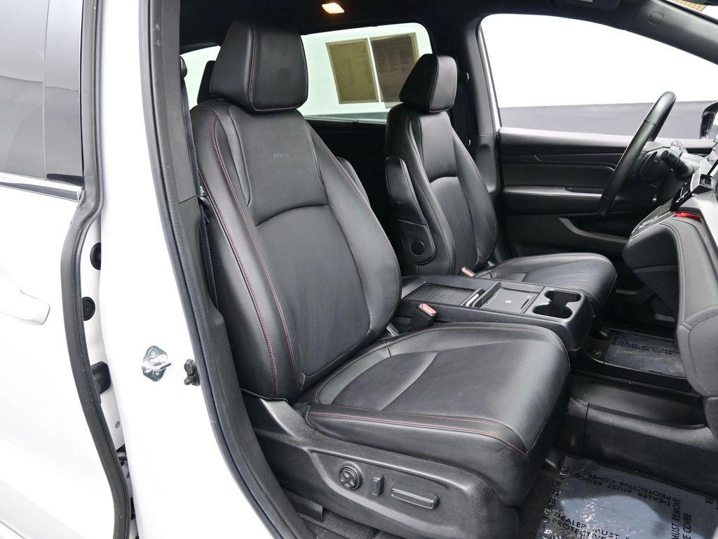 used 2025 Honda Odyssey car, priced at $39,790