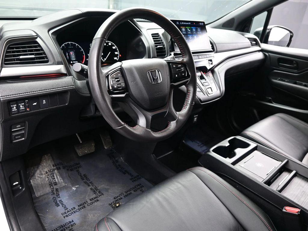 used 2025 Honda Odyssey car, priced at $39,790