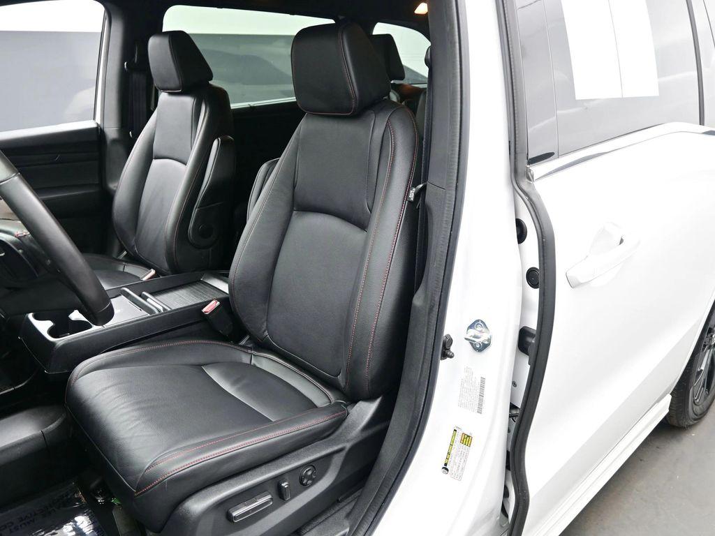used 2025 Honda Odyssey car, priced at $39,790