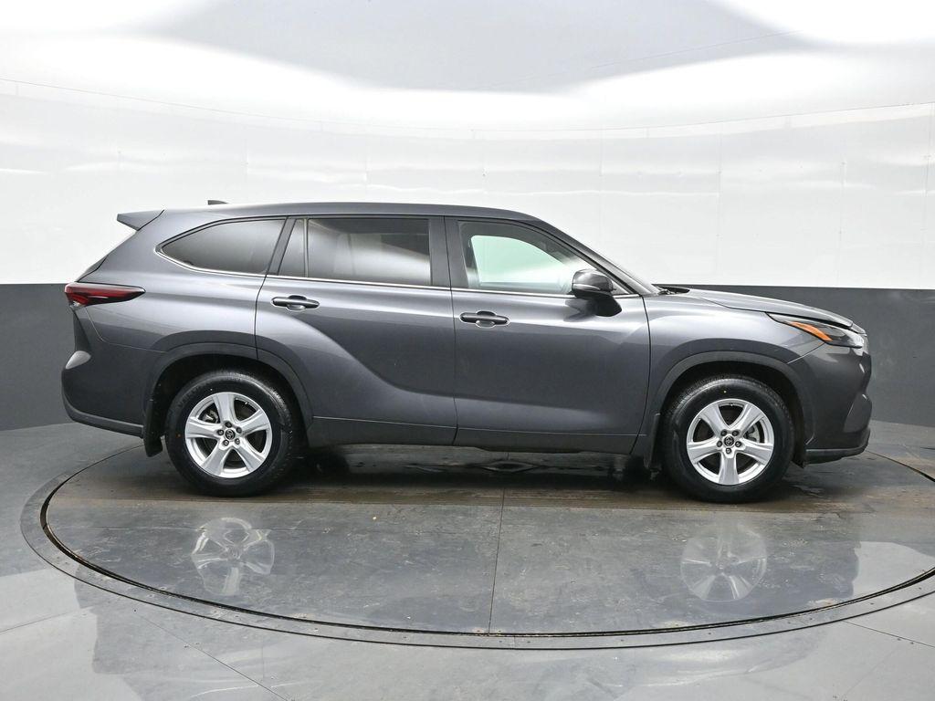used 2024 Toyota Highlander car, priced at $31,290