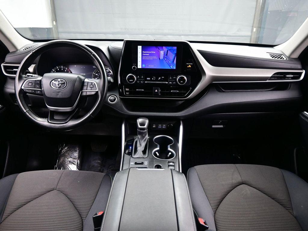 used 2024 Toyota Highlander car, priced at $31,290