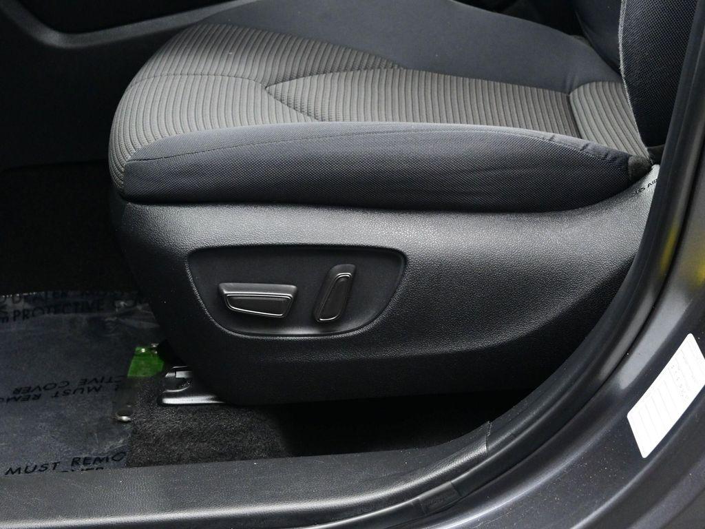 used 2024 Toyota Highlander car, priced at $31,290