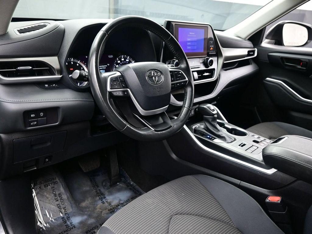 used 2024 Toyota Highlander car, priced at $31,290