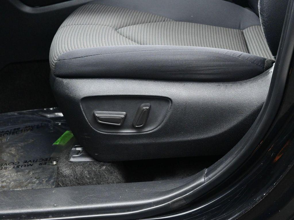 used 2024 Toyota Highlander car, priced at $30,990