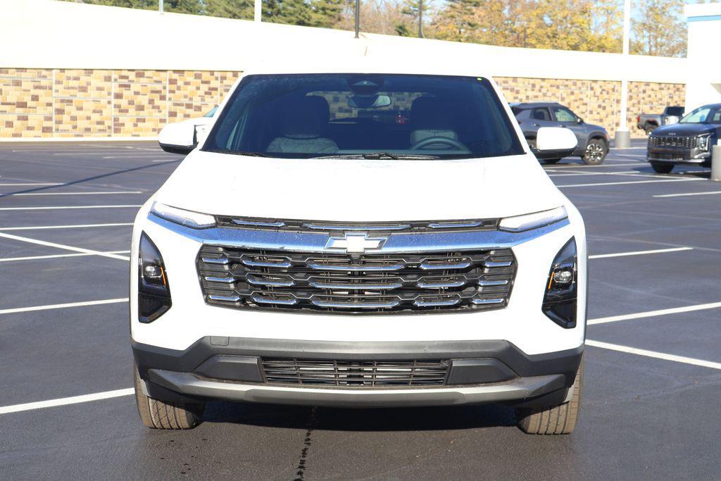 new 2026 Chevrolet Equinox car, priced at $30,495