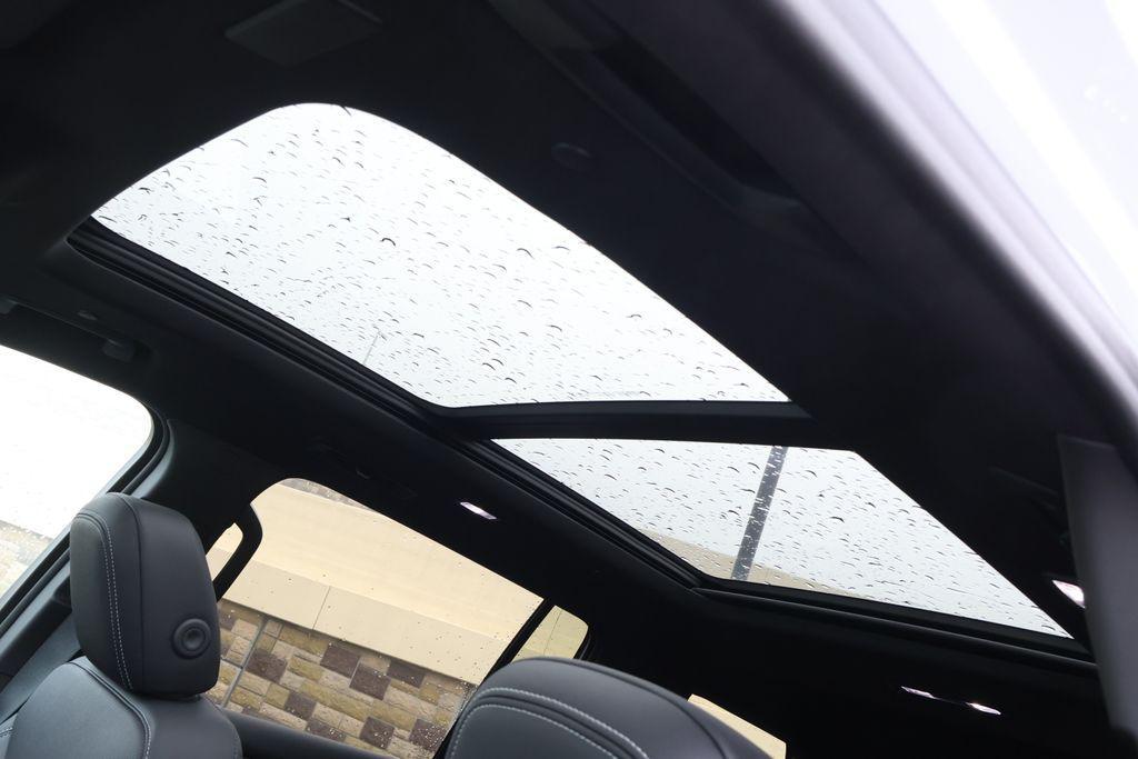 new 2026 Chevrolet Traverse car, priced at $47,945