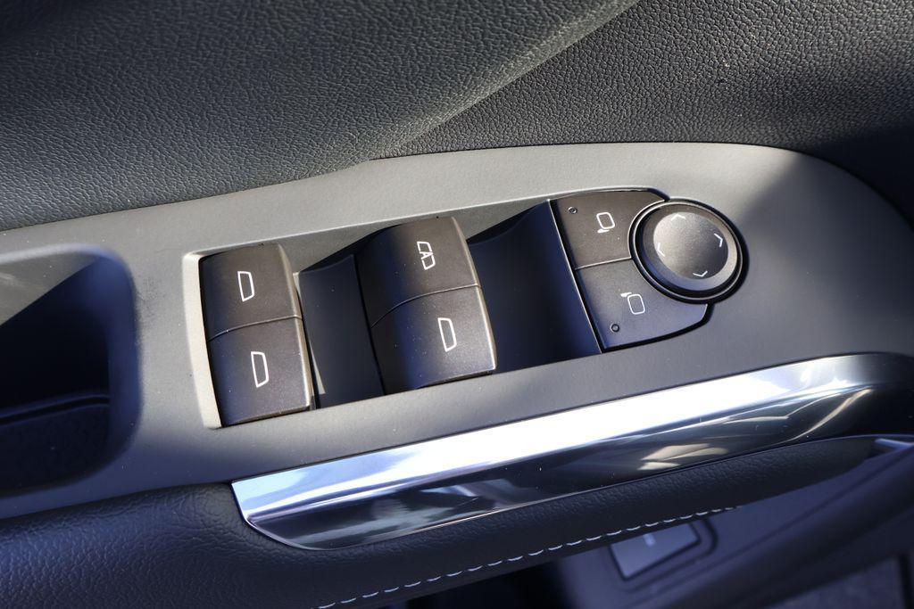 new 2026 Chevrolet Traverse car, priced at $46,305