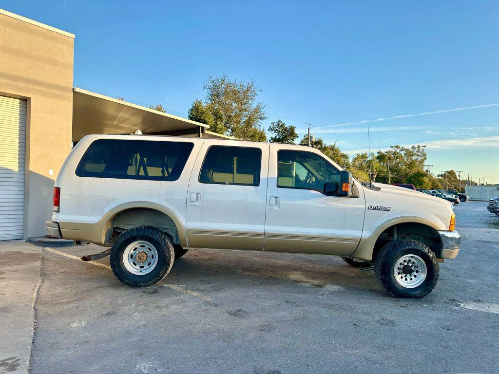 used 2000 Ford Excursion car, priced at $9,995