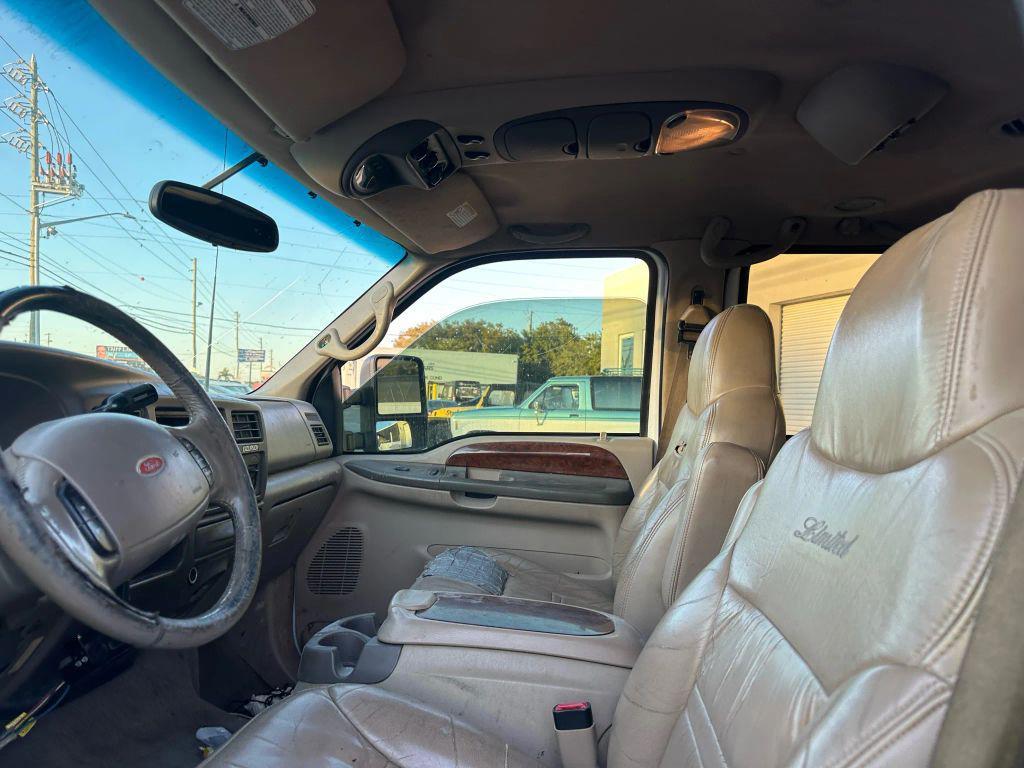 used 2000 Ford Excursion car, priced at $9,995