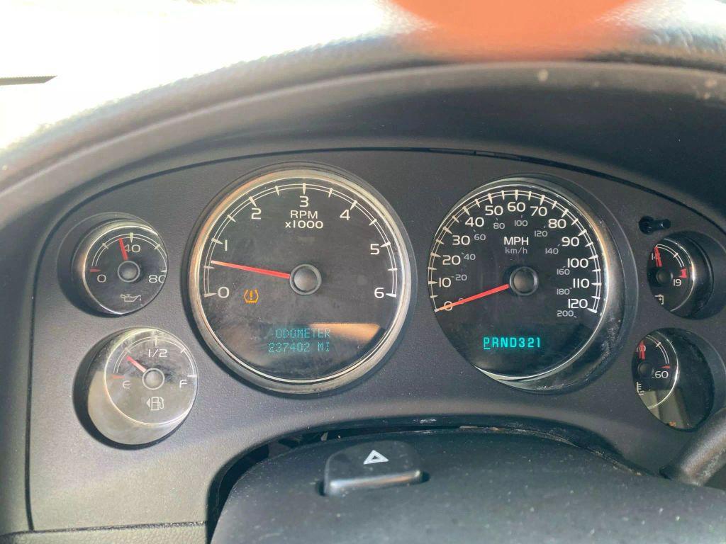 used 2007 Chevrolet Suburban car, priced at $6,995
