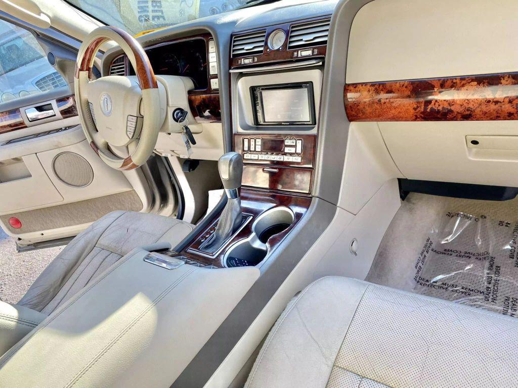 used 2004 Lincoln Navigator car, priced at $4,895