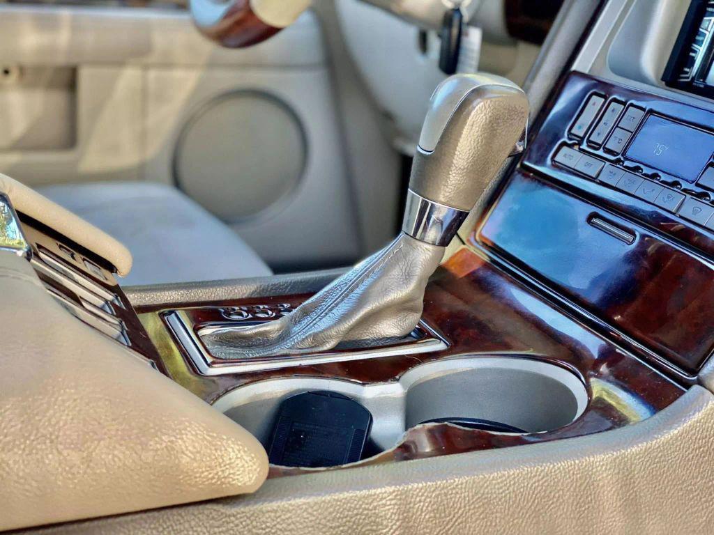 used 2004 Lincoln Navigator car, priced at $4,895