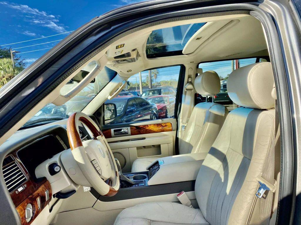 used 2004 Lincoln Navigator car, priced at $4,895