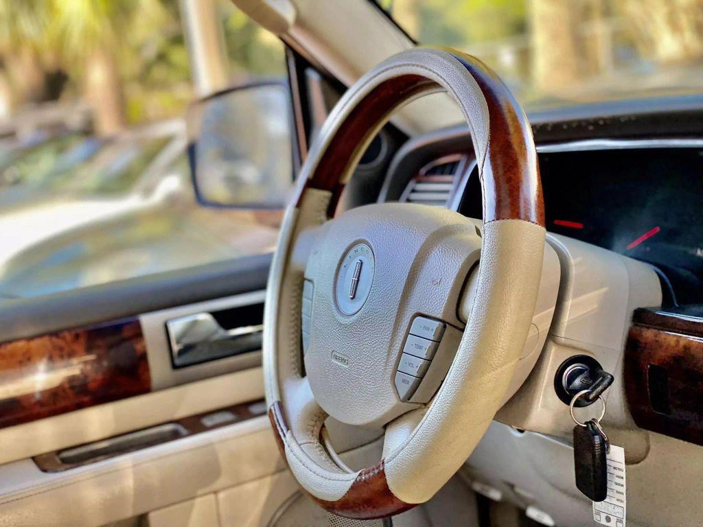 used 2004 Lincoln Navigator car, priced at $4,895