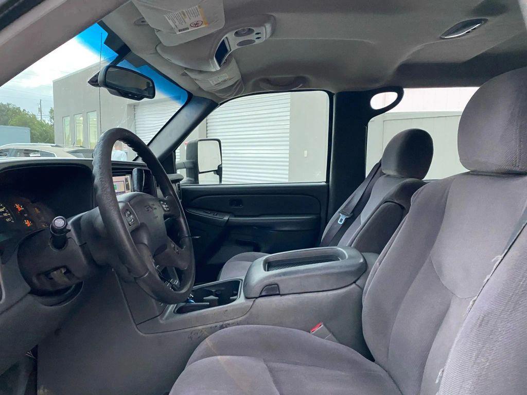 used 2005 GMC Sierra 2500 car, priced at $12,995