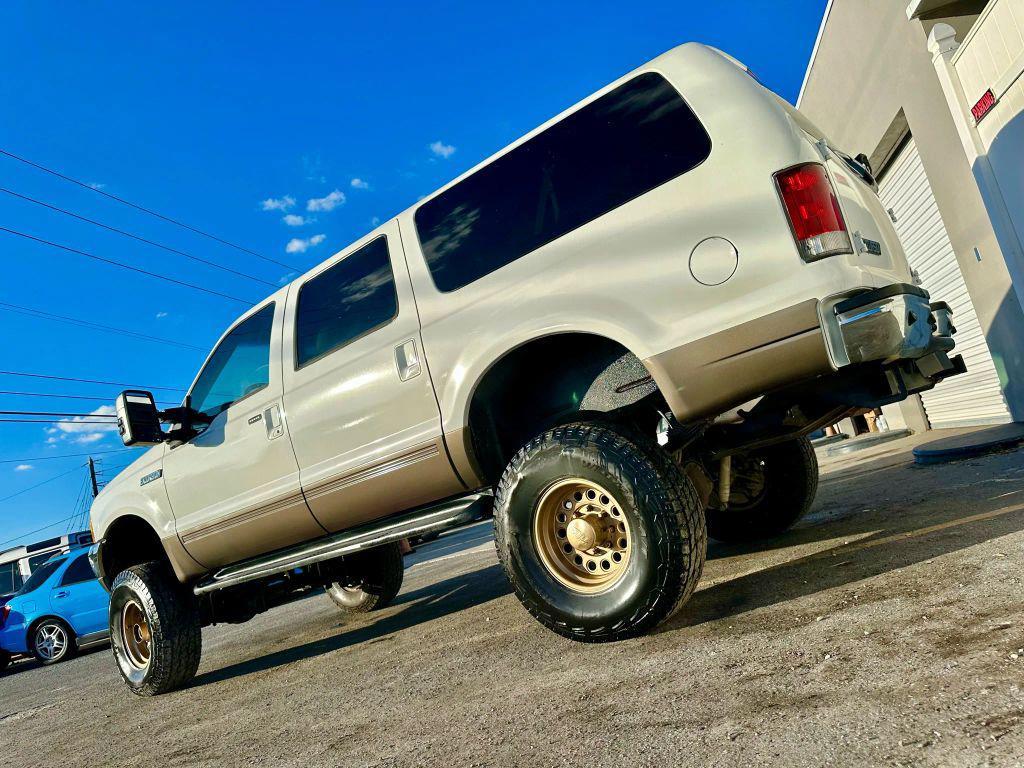 used 2001 Ford Excursion car, priced at $11,995