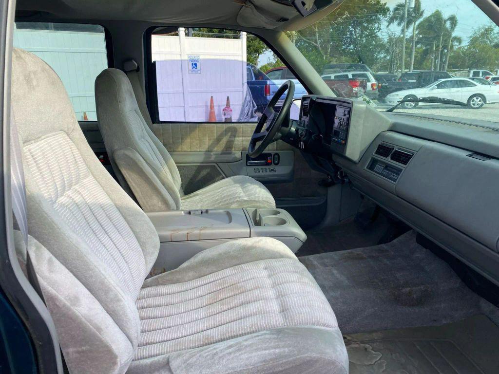 used 1994 Chevrolet Suburban car, priced at $6,995
