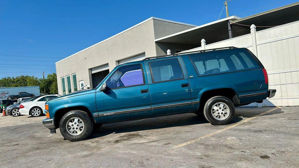 used 1994 Chevrolet Suburban car, priced at $6,995