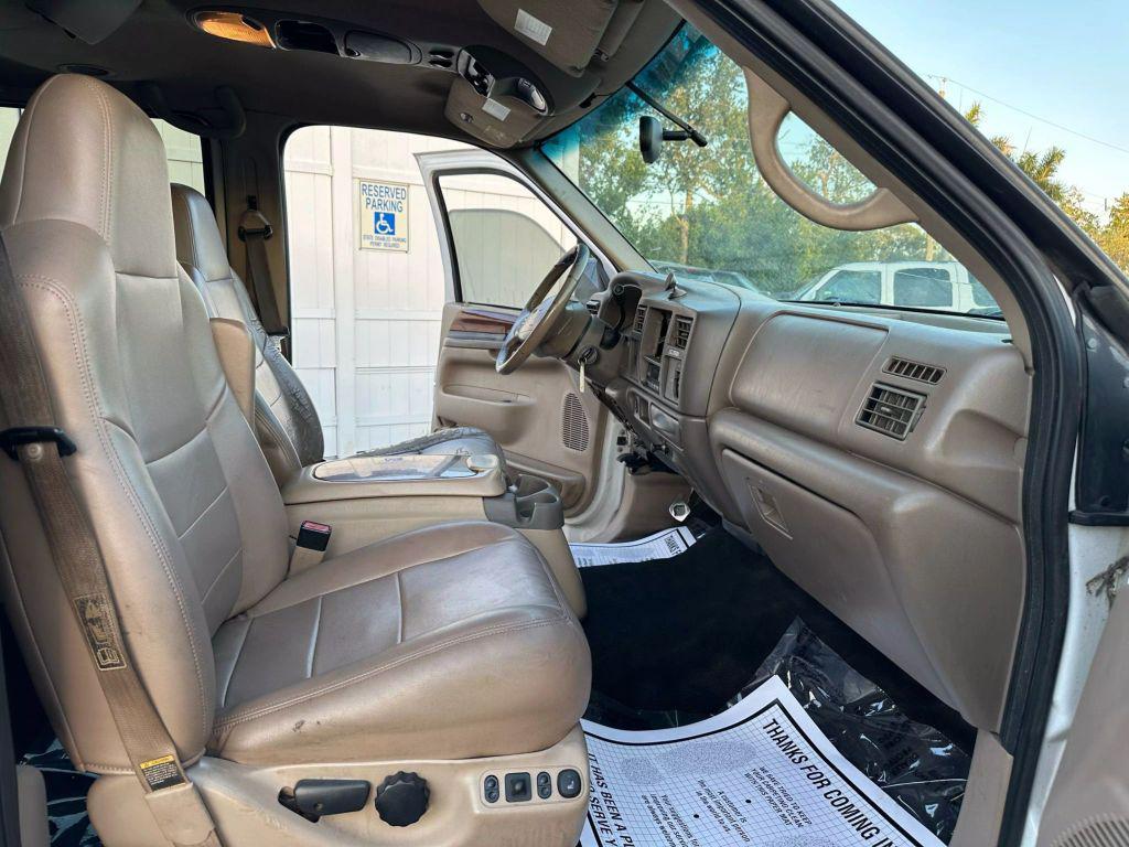 used 2002 Ford Excursion car, priced at $5,995