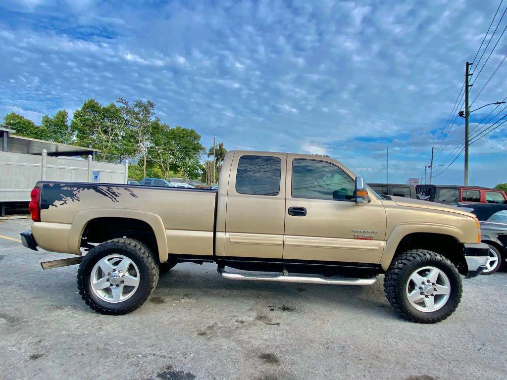 used 2005 Chevrolet Silverado 2500 car, priced at $14,995