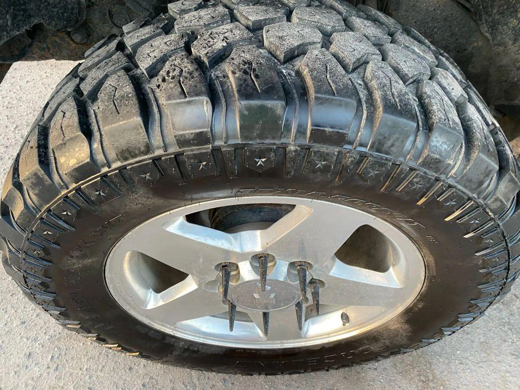 used 2005 Chevrolet Silverado 2500 car, priced at $14,995