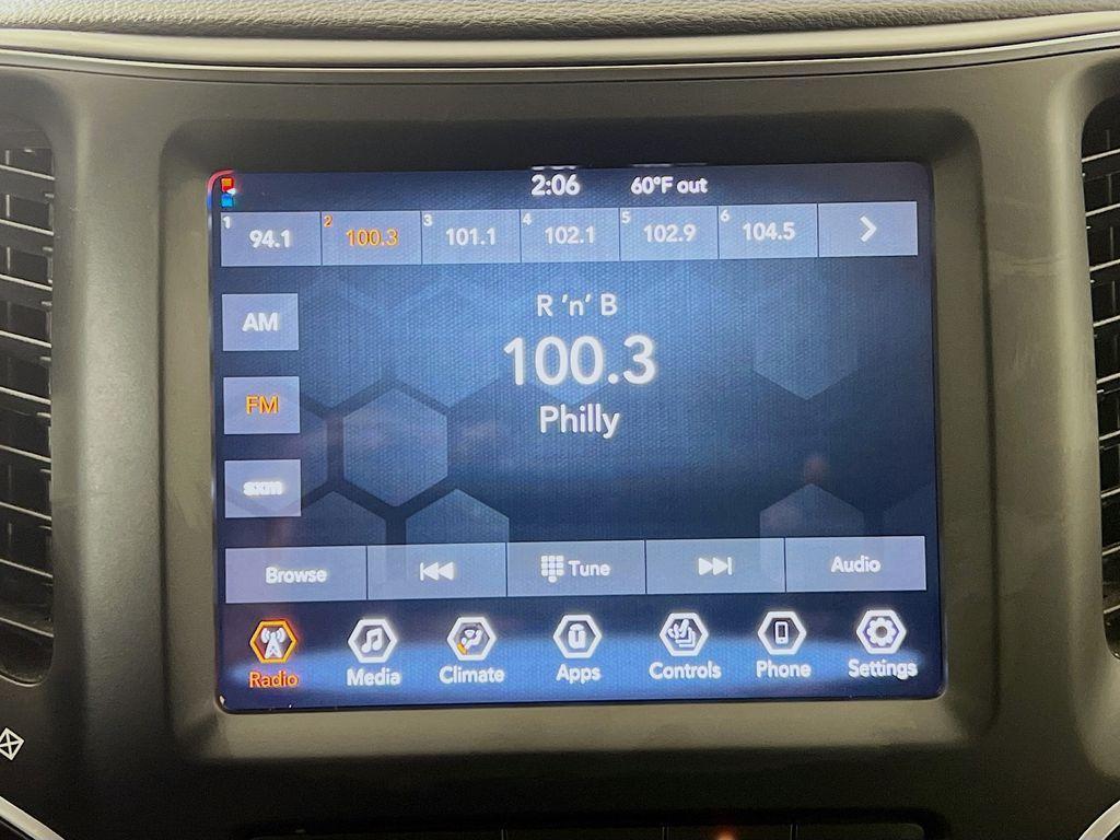 used 2022 Jeep Cherokee car, priced at $21,999