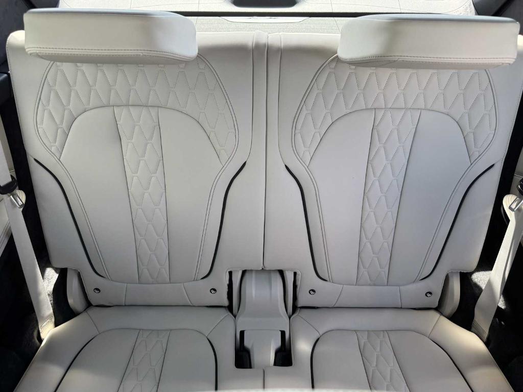 new 2026 BMW X7 car, priced at $103,105