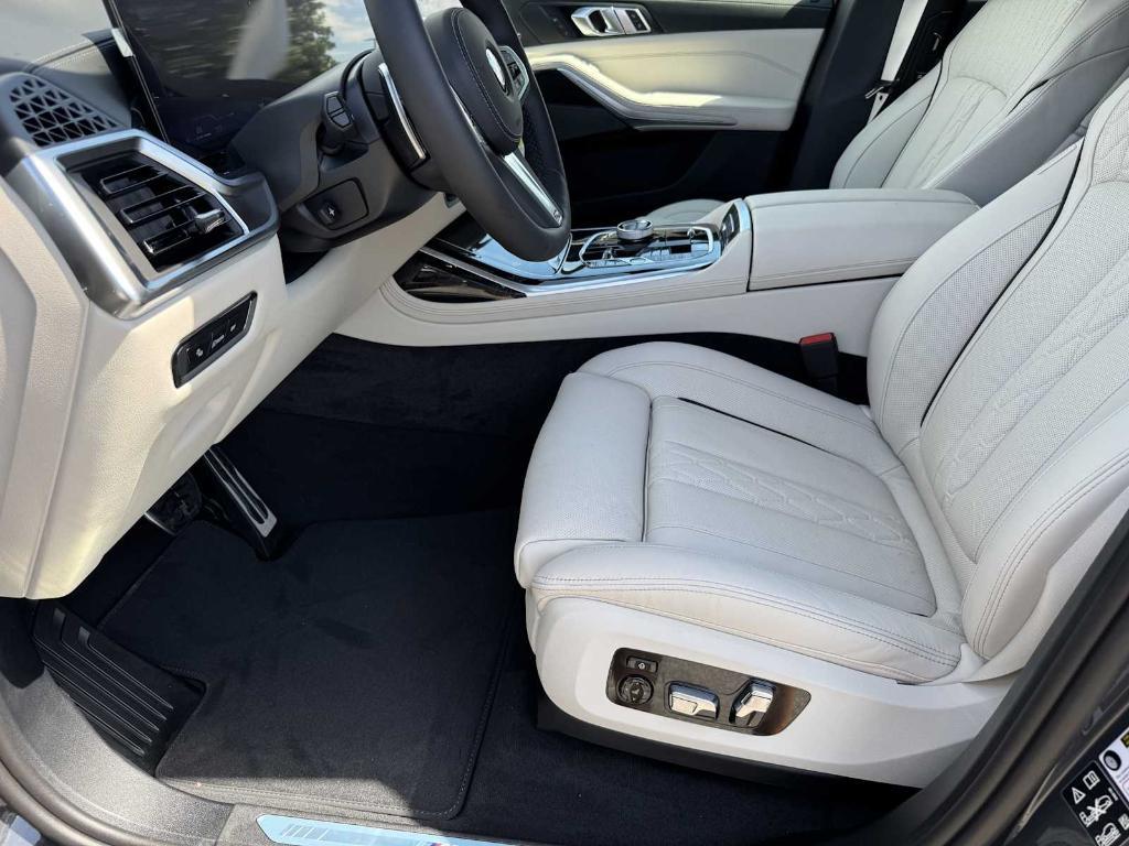 new 2026 BMW X7 car, priced at $103,105