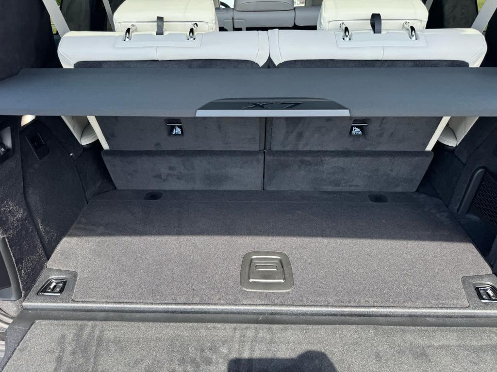 new 2026 BMW X7 car, priced at $103,105