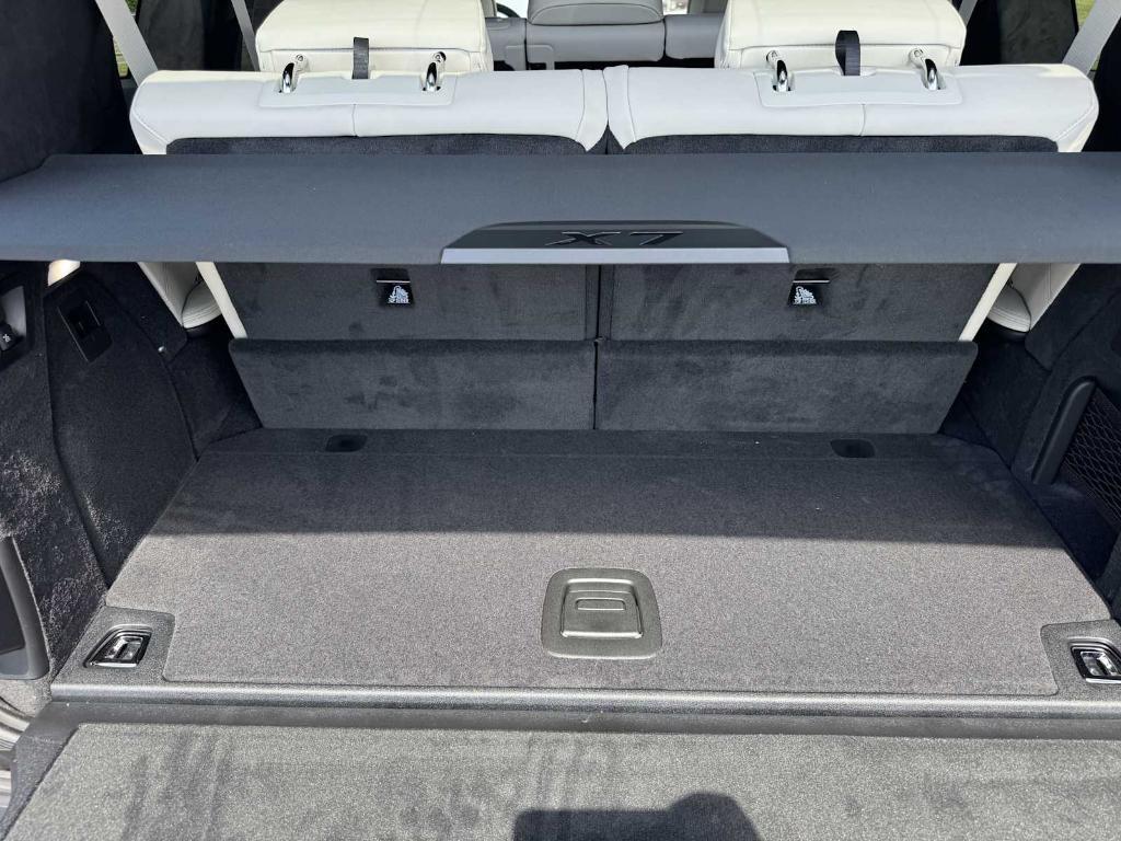 new 2026 BMW X7 car, priced at $103,105