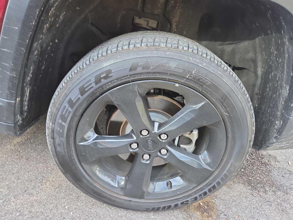 used 2024 Jeep Grand Cherokee L car, priced at $35,995