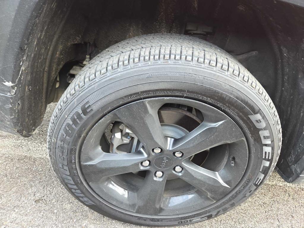 used 2024 Jeep Grand Cherokee L car, priced at $35,995