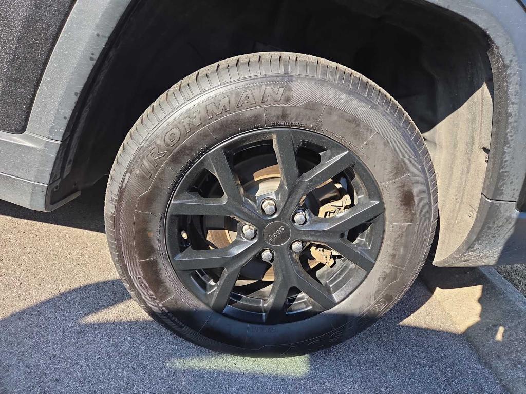 used 2024 Jeep Grand Cherokee L car, priced at $30,765