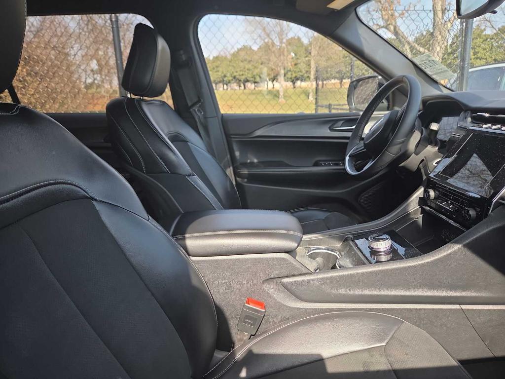 used 2024 Jeep Grand Cherokee L car, priced at $32,995