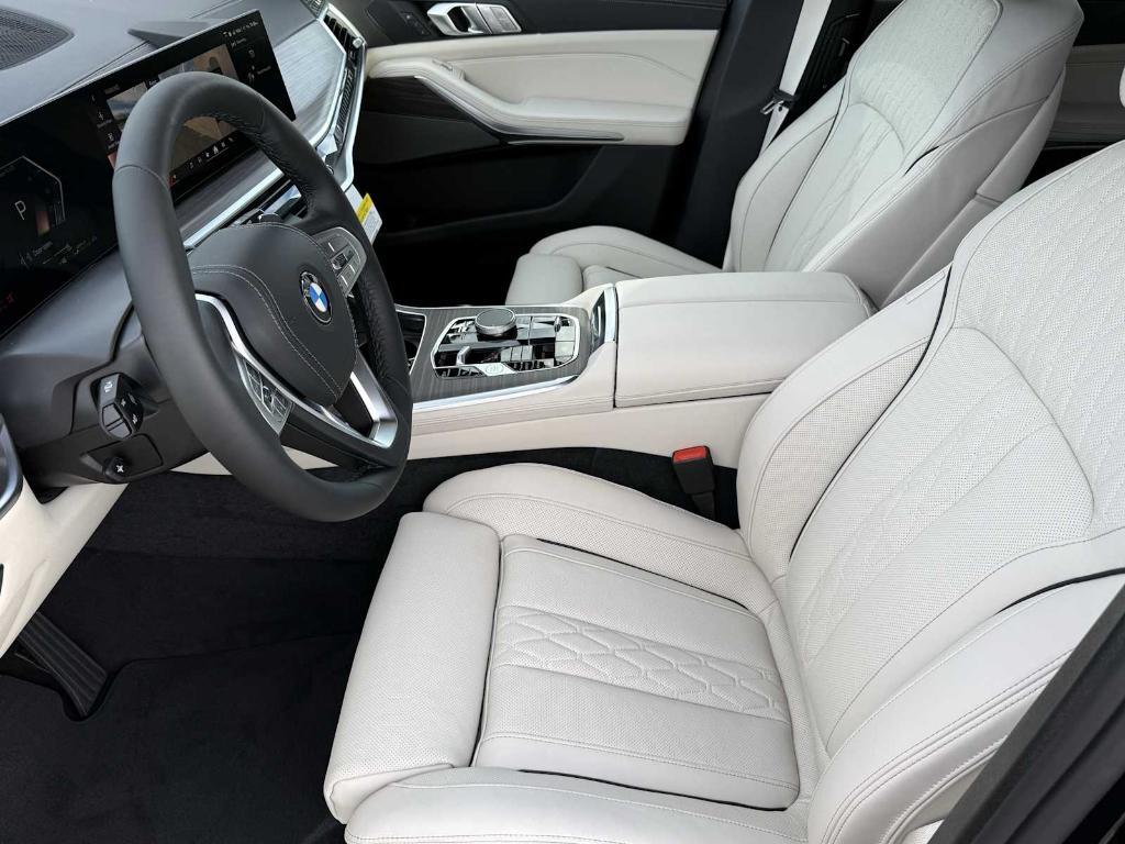 new 2026 BMW X7 car, priced at $97,705