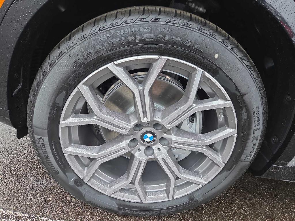 new 2026 BMW X7 car, priced at $97,705